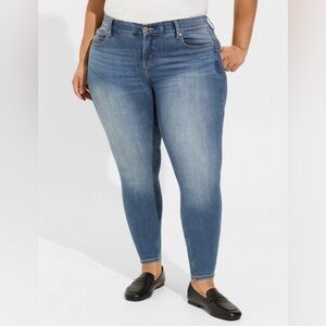 Torrid Sky High Skinny Jeans Size 16 R